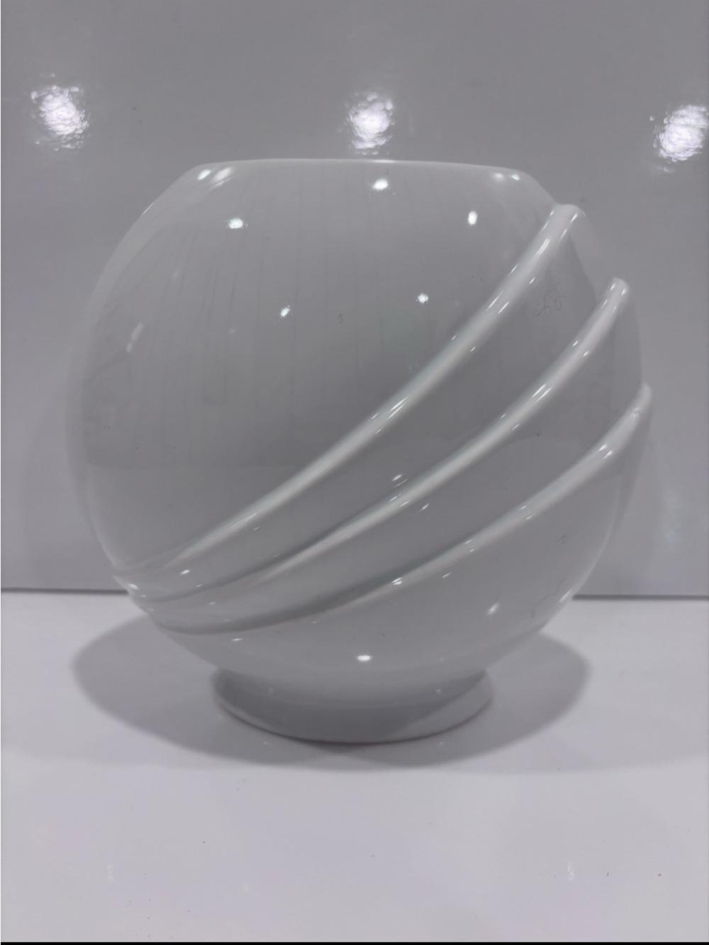 White mcm/art deco Swirl Globe Vase 7.5”